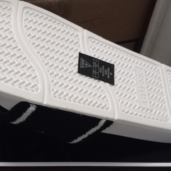 Guess Men's slide sandals slip-on - Picture 3 of 4